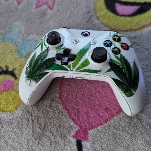 XBox one - Picture 2 of 2